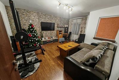 Apartament cu 3 camere decomandat în Mofleni - 1