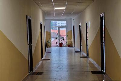 Spațiu comercial, de 24 mp, în Central - 12