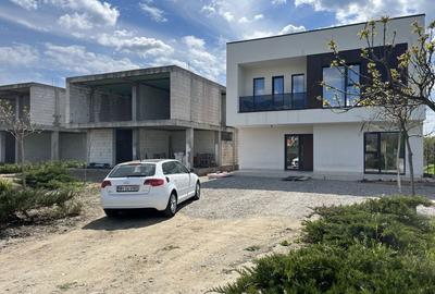 Casă cu 4 camere în Central - 2
