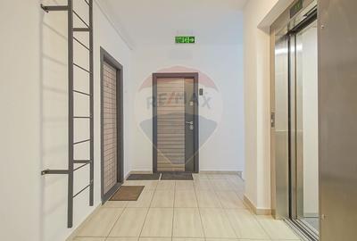 Apartament cu 2 camere semidecomandat, mobilat în Tractorul - 19