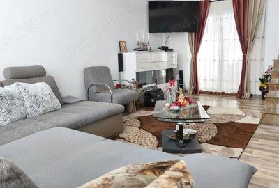 Casă cu Teren 569 Mp în Zăvoi - 6