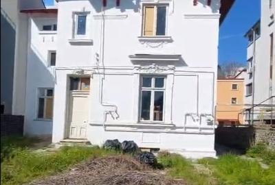 Casă individuală cu 9 camere cu Teren 655 Mp în Unirii - 1