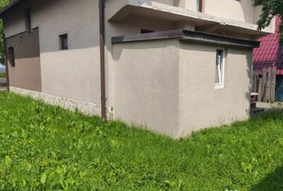 Casă cu 4 camere cu Teren 2600 Mp în Horodnic - 9