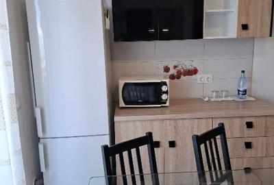 Apartament cu 3 camere decomandat în Tractorul - 5