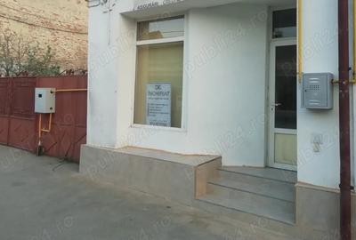 De inchiriat spatiu comercial(birou), 30 mp, stradal - 2