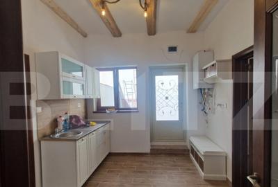 Casa renovata complet Schei, mobilata luminoasa curte indivi - 4