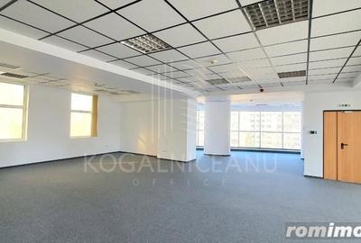 Spațiu comercial, de 386.4 mp, în Centrul Civic - 3