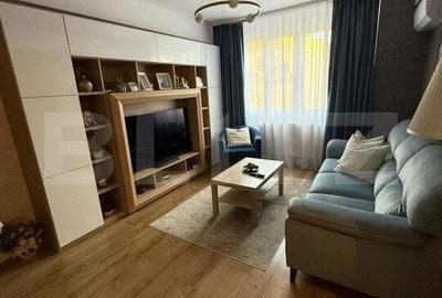 Apartament cu 3 camere semidecomandat în Central - 1