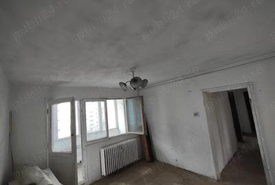 Apartament cu 4 camere decomandat în Rahova - 2