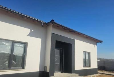 Casă cu 4 camere cu Teren 412 Mp în Malu Mare - 5