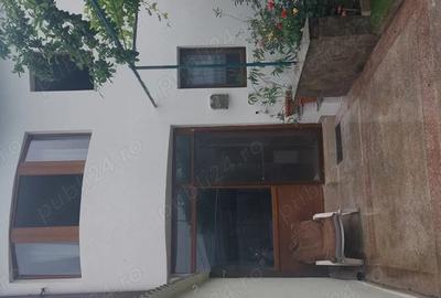 Casă în 16 Februarie - 11