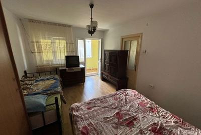 Casă cu 4 camere cu Teren 600 Mp în Rucăr - 1