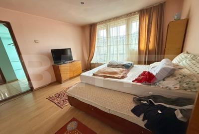 Casă cu 5 camere cu Teren 3700 Mp în Debarcader - 3