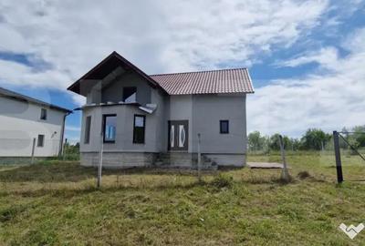 Casă cu 4 camere cu Teren 1000 Mp în Central - 5