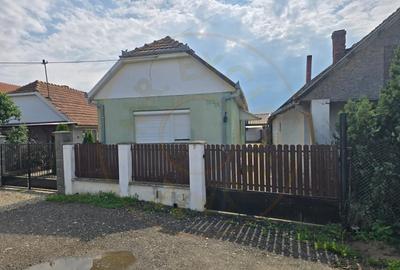 Casă individuală cu 2 camere cu Canalizare în Lazuri - 13