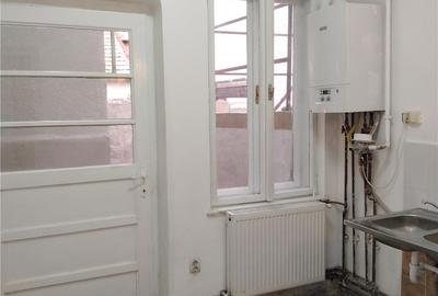 Apartament cu 3 camere decomandat în Central - 1