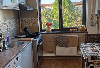Apartament cu 4 camere semidecomandat în Titulescu - 1