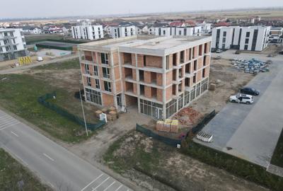 Apartament cu 2 camere semidecomandat în Moșnița Nouă - 1