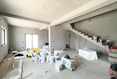Duplex cu 4 camere cu Canalizare în Moșnița Veche - 1