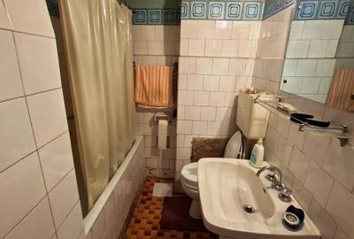 Titan Metrou 2 camere decomandat etaj 1 - 4