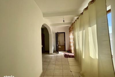 Casă cu 3 camere cu Teren 3500 Mp în Vicovu de Sus - 3