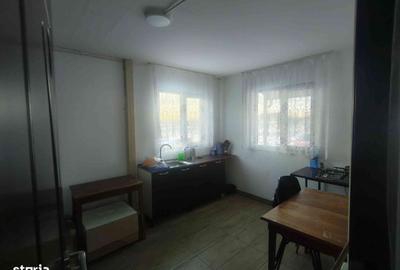 Casă cu 2 camere cu Teren 3000 Mp în Postăvari - 3