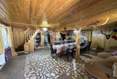 Casă cu 7 camere cu Teren 400 Mp în Tău - 3