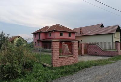 Casa - vila de vanzare construita in stil italian - 2