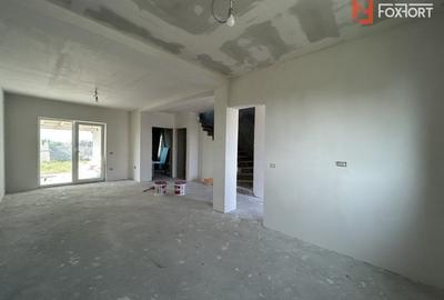 Duplex cu 4 camere cu Teren 370 Mp în Săcălaz - 2