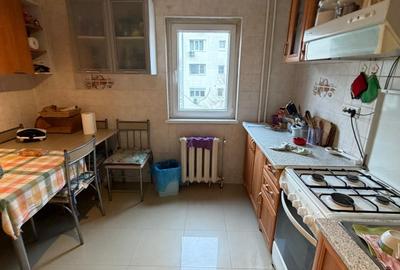 Apartament cu 3 camere decomandat, mobilat în Complex Studențesc - 1