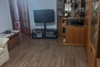 Apartament cu 2 camere decomandat în Casa de Cultură
