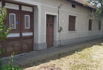 Casă cu 6 camere în Sacu - 1