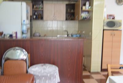 Casă cu 7 camere cu Teren 207 Mp în Central - 2