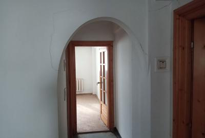 Apartament cu 2 camere decomandat în Central - 3