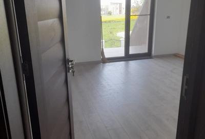 Duplex cu 4 camere cu Canalizare în Săftica - 9