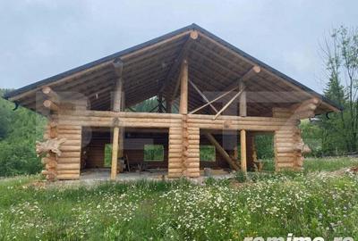 Casă cu 3 camere cu Teren 800 Mp în Central - 2