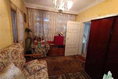 Casa, gradina si curte intrun peisaj de poveste, aici in Slanic Prahova, unde ae - 9