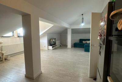 Apartament cu 2 camere decomandat, mobilat în Sud