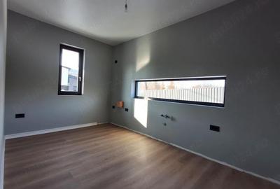 Casă cu 7 camere cu Teren 500 Mp în Bucium - 12