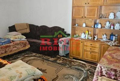 Casă cu 2 camere cu Teren 688 Mp în Caracal - 3