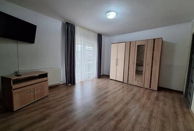 Apartament cu 2 camere, decomandat, parcare, zona Eroilor - 2