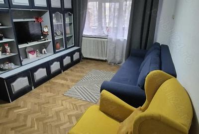 Apartament cu trei camere, zona Cri?an, etajul 1 - 2