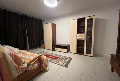 Apartament cu 3 camere decomandat în Tei - 2