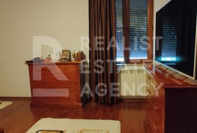 Casă individuală cu 9 camere cu Canalizare în Breazu - 8