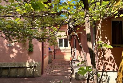 Proprietate cu 3 corpuri de clădire — ideală pentru investiție sau renovare - 1