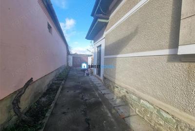 Casa de vanzare cu 4 camere si anexe in Fagaras. - 18