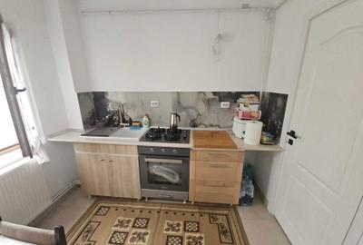 Apartament cu 3 camere semidecomandat în Central - 5