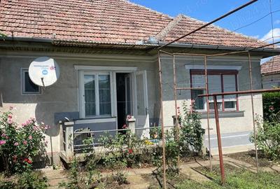 Casă cu 3 camere în Central