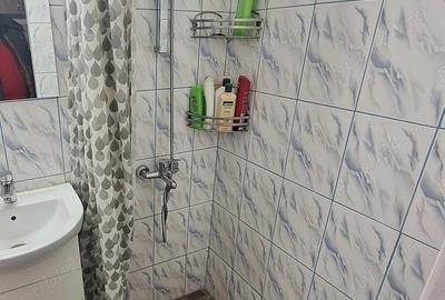 Garsonieră decomandată în Far