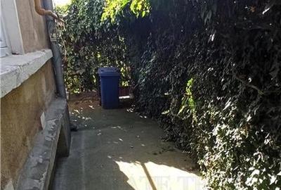 Casa de vanzare in zona Mantuleasa Casa de vanzare in zona Mantuleasa - 15